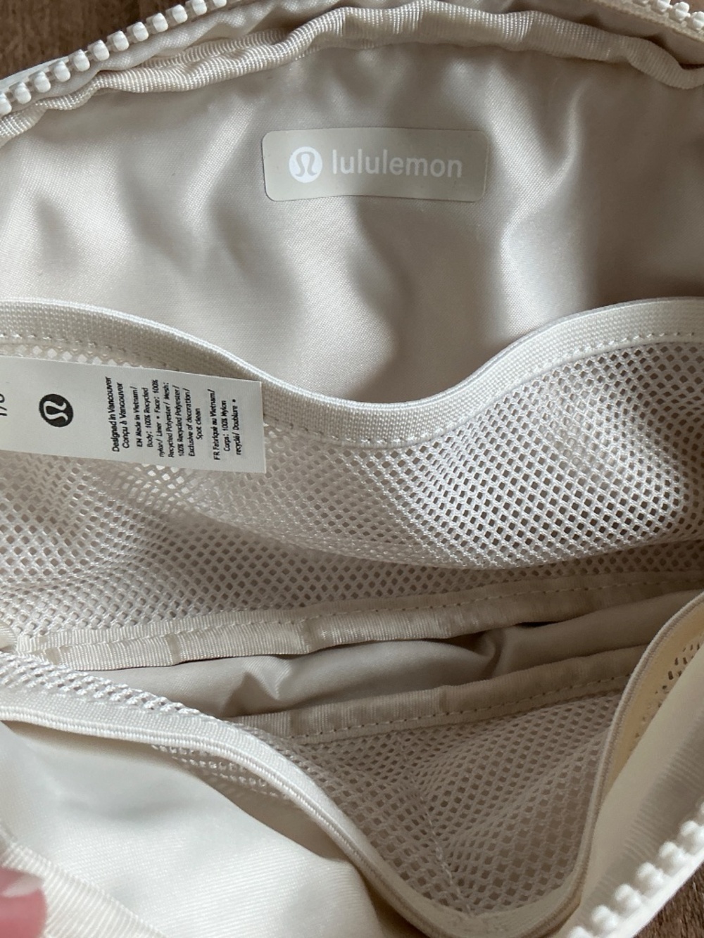 Lululemon Everywhere Belt Bag White Cream With Logo Strap Chest LU9BG1S NEW - Picture 11 of 13